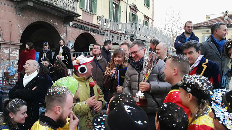 Ilaria live
